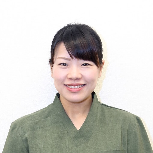 女性施術者 山田 玲奈